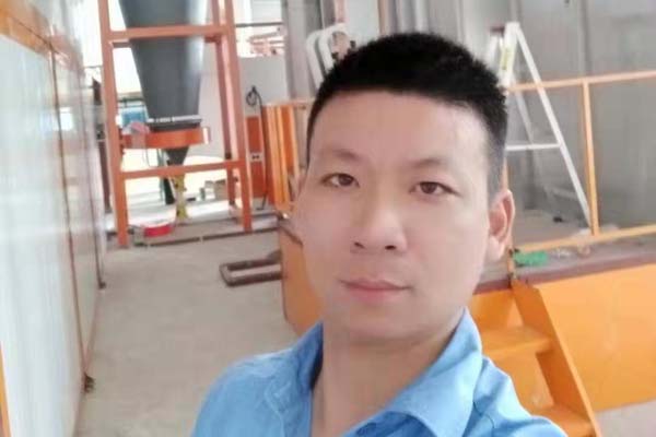 临近元旦，喷塑设备安装师傅匠心制造获客户肯定